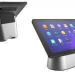 smart desktop con base di ricarica